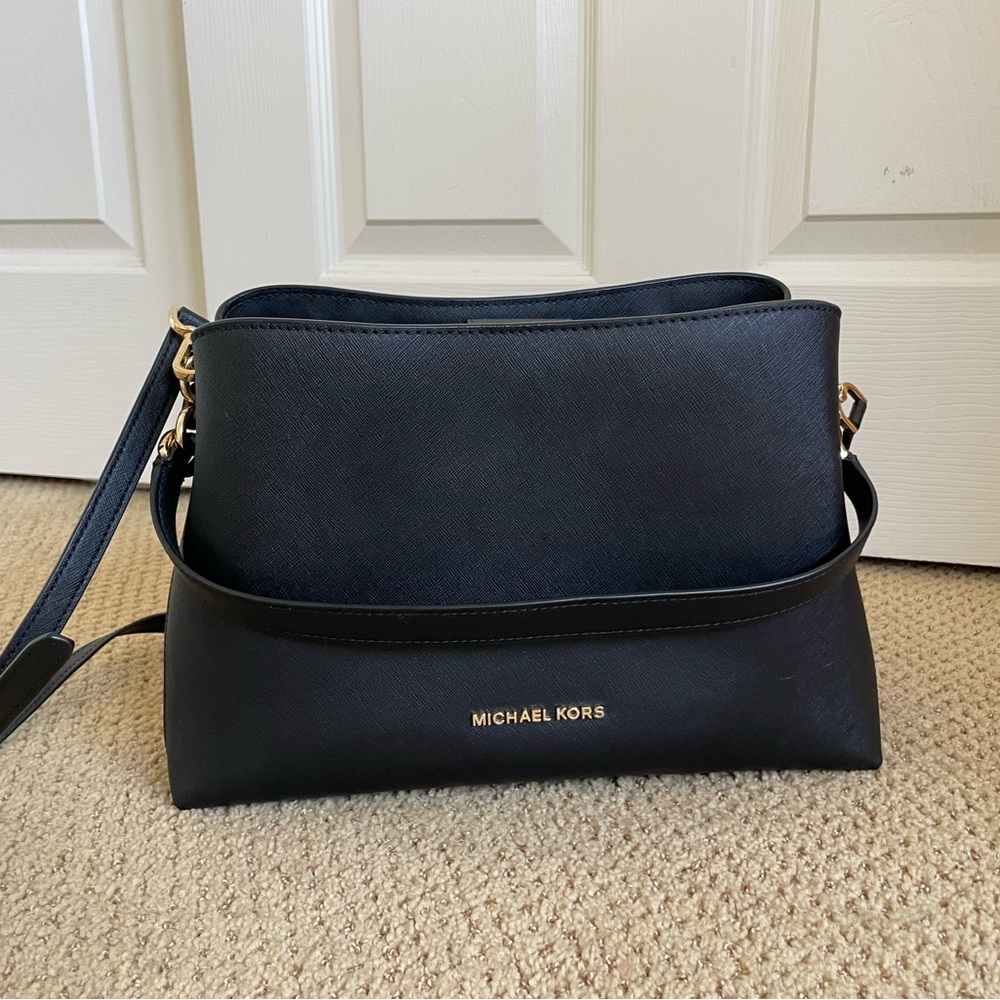 Micheal Kors Black Shoulder Bag
